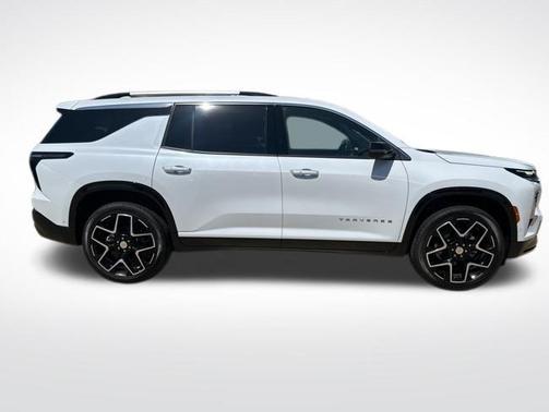 Polar White 2026 Chevrolet Traverse High Country