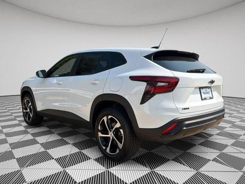Summit White 2026 Chevrolet Trax 1RS