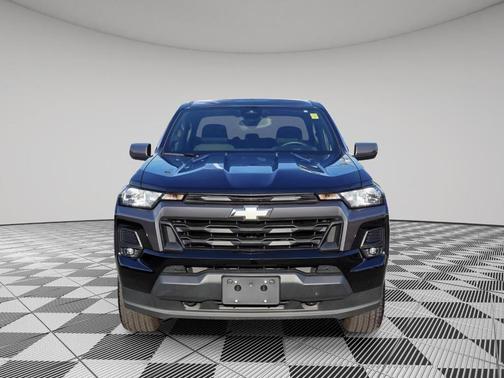 Black 2024 Chevrolet Colorado LT