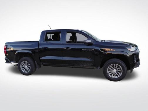Black 2024 Chevrolet Colorado LT