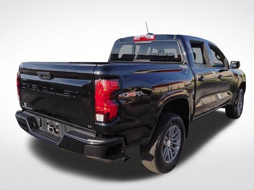 Black 2024 Chevrolet Colorado LT