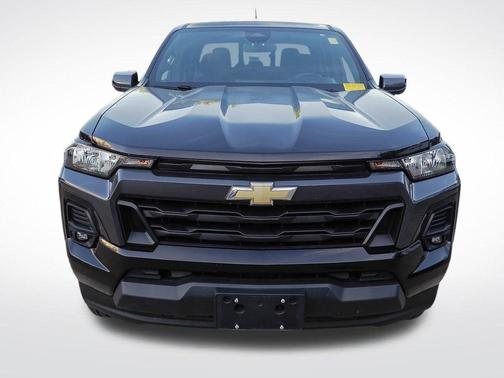 Black 2024 Chevrolet Colorado LT