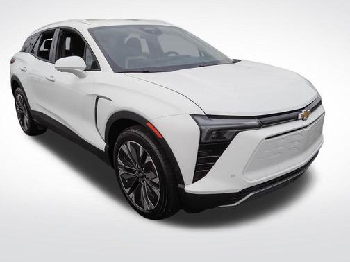 Summit White 2025 Chevrolet Blazer EV LT