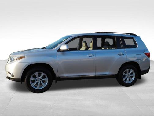 2011 Toyota Highlander SE