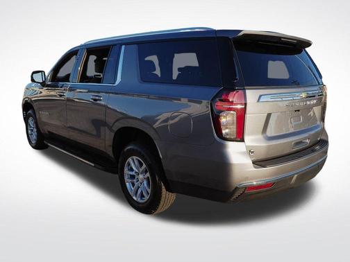 Satin Steel Metallic 2022 Chevrolet Suburban LT