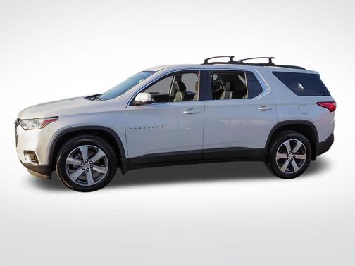 Iridescent Pearl Tricoat 2019 Chevrolet Traverse LT Leather