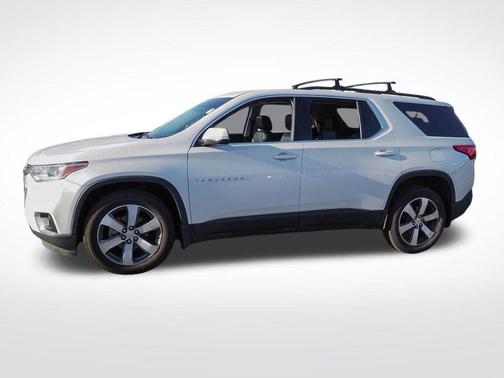Iridescent Pearl Tricoat 2019 Chevrolet Traverse LT Leather