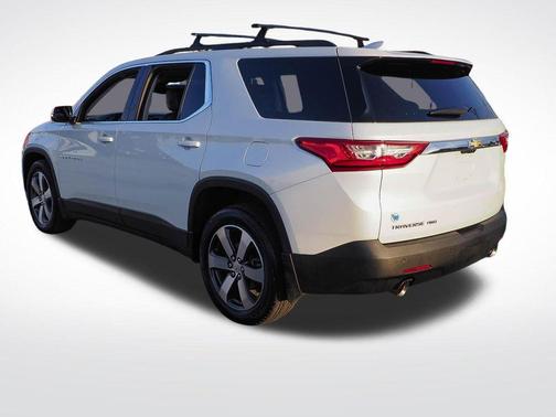 Iridescent Pearl Tricoat 2019 Chevrolet Traverse LT Leather
