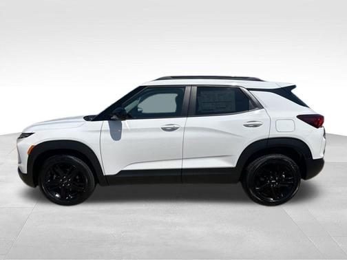 Summit White 2026 Chevrolet Trailblazer LT