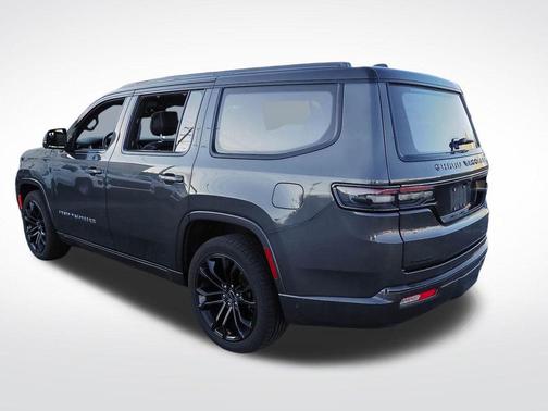 Metallic 2022 Jeep Grand Wagoneer Series II