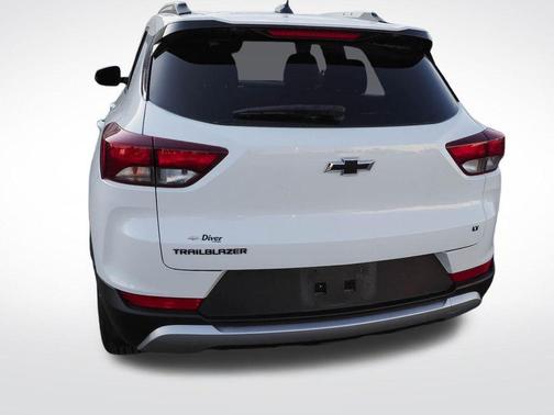 Summit White 2023 Chevrolet Trailblazer LT
