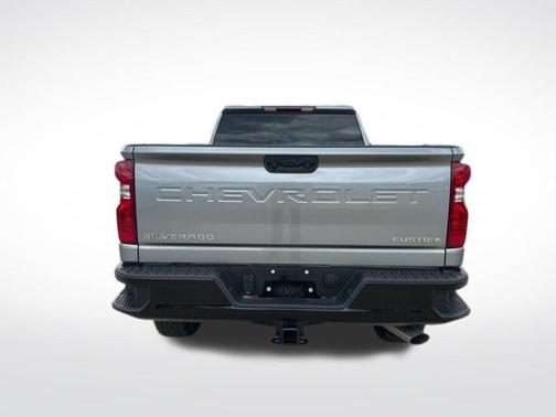 Sterling Gray Metallic 2026 Chevrolet Silverado 2500 Custom