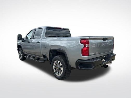 Sterling Gray Metallic 2026 Chevrolet Silverado 2500 Custom