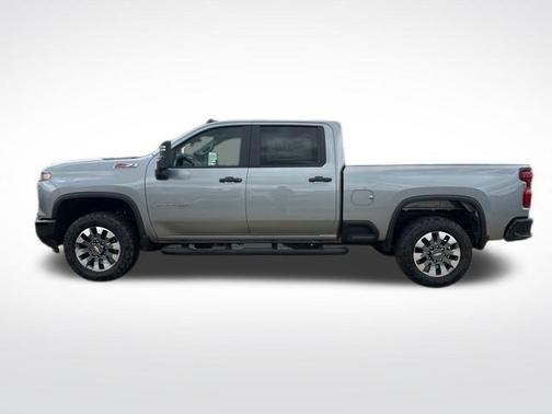Sterling Gray Metallic 2026 Chevrolet Silverado 2500 Custom