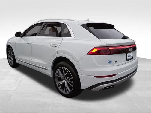 2025 Audi Q8 55 Premium