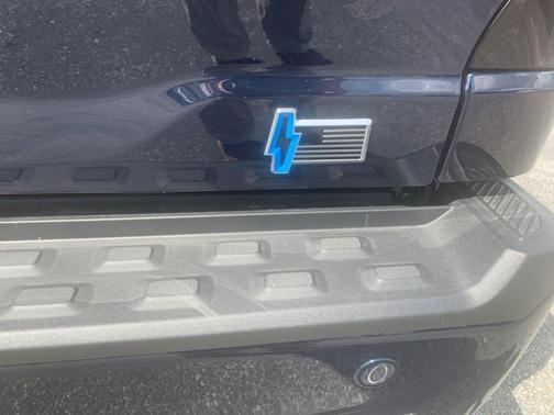 2023 Ford F-150 Lightning LARIAT