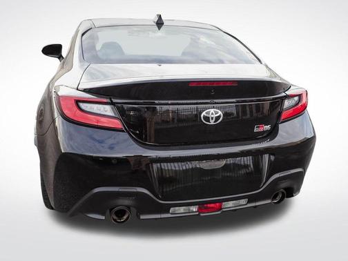 Raven Black 2024 Toyota GR86 Base