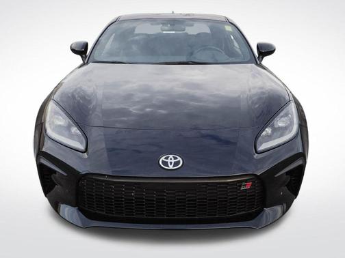 Raven Black 2024 Toyota GR86 Base