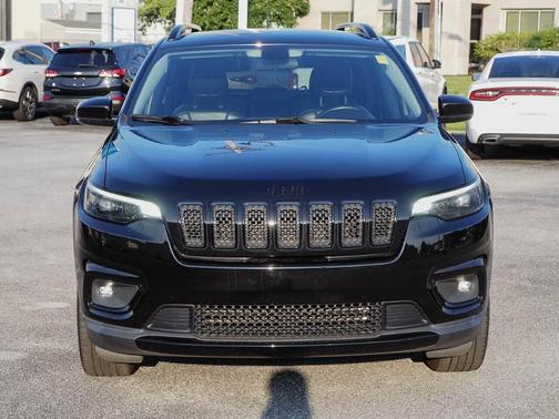 Diamond Black 2019 Jeep Cherokee Latitude Plus