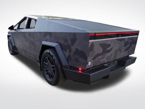 Camouflage 2024 Tesla Cybertruck Cyberbeast