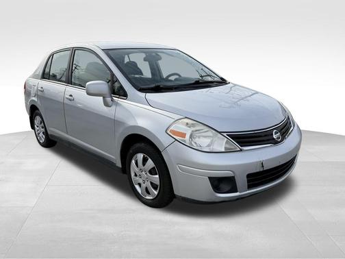 2011 Nissan Versa 1.8 S