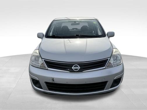 2011 Nissan Versa 1.8 S