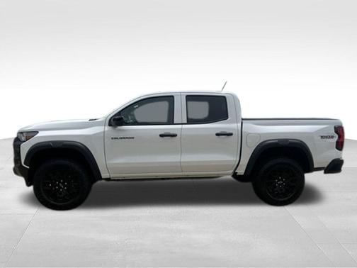 Summit White 2026 Chevrolet Colorado Trail Boss