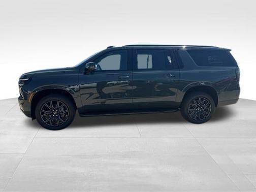 2025 Chevrolet Suburban RST