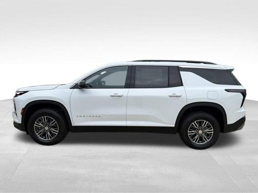 Summit White 2026 Chevrolet Traverse LT