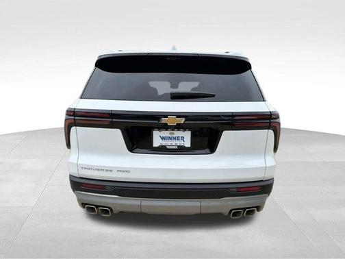 Summit White 2026 Chevrolet Traverse LT