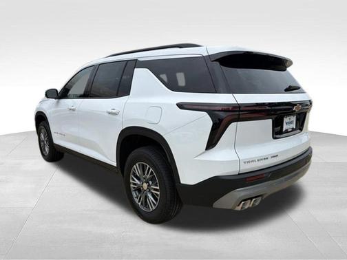 Summit White 2026 Chevrolet Traverse LT