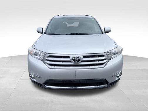 2012 Toyota Highlander SE