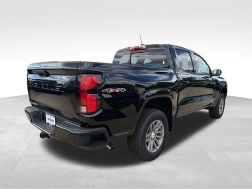 Black 2026 Chevrolet Colorado LT