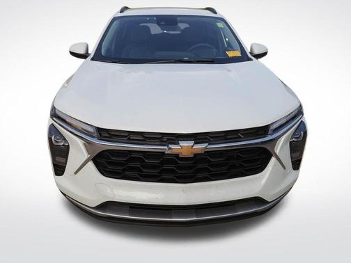 Summit White 2024 Chevrolet Trax LT