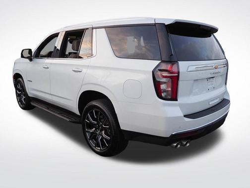 Iridescent Pearl Tricoat 2024 Chevrolet Tahoe Premier