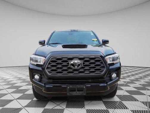 Midnight Black Metallic 2020 Toyota Tacoma TRD Sport