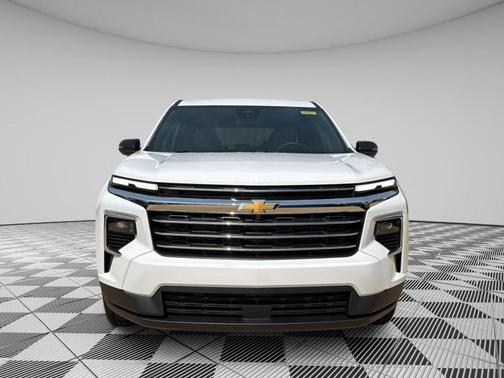 Summit White 2026 Chevrolet Traverse LT