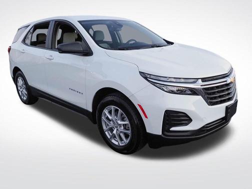 Summit White 2022 Chevrolet Equinox LS
