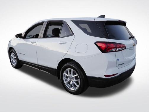 Summit White 2022 Chevrolet Equinox LS