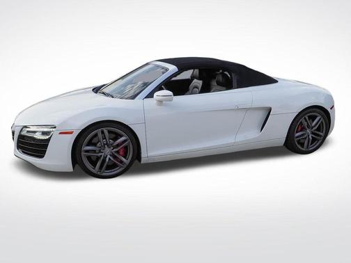Ibis White / Black Roof 2015 Audi R8 4.2
