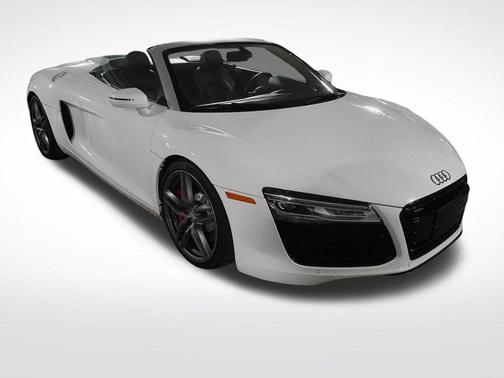 Ibis White / Black Roof 2015 Audi R8 4.2