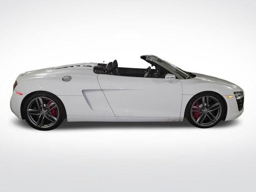 Ibis White / Black Roof 2015 Audi R8 4.2