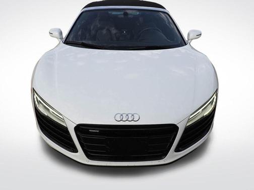 Ibis White / Black Roof 2015 Audi R8 4.2