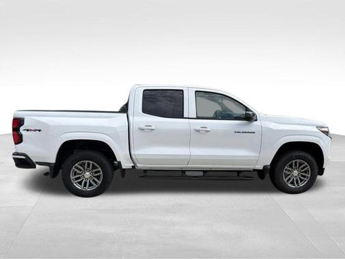 Summit White 2026 Chevrolet Colorado LT