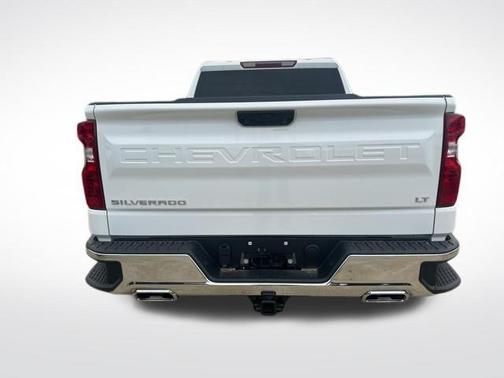 Summit White 2026 Chevrolet Silverado 1500 LT
