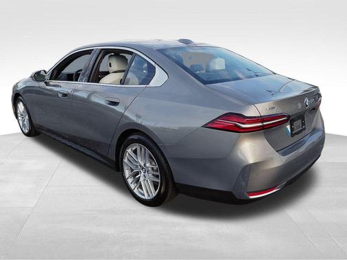 2024 BMW 530 i xDrive