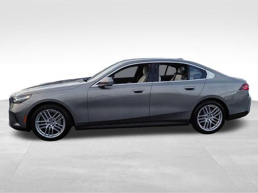 2024 BMW 530 i xDrive