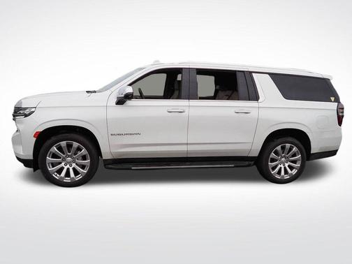 Iridescent Pearl Tricoat 2023 Chevrolet Suburban Premier