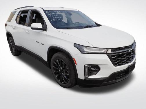 Summit White 2023 Chevrolet Traverse RS