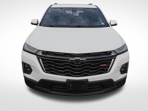 Summit White 2023 Chevrolet Traverse RS